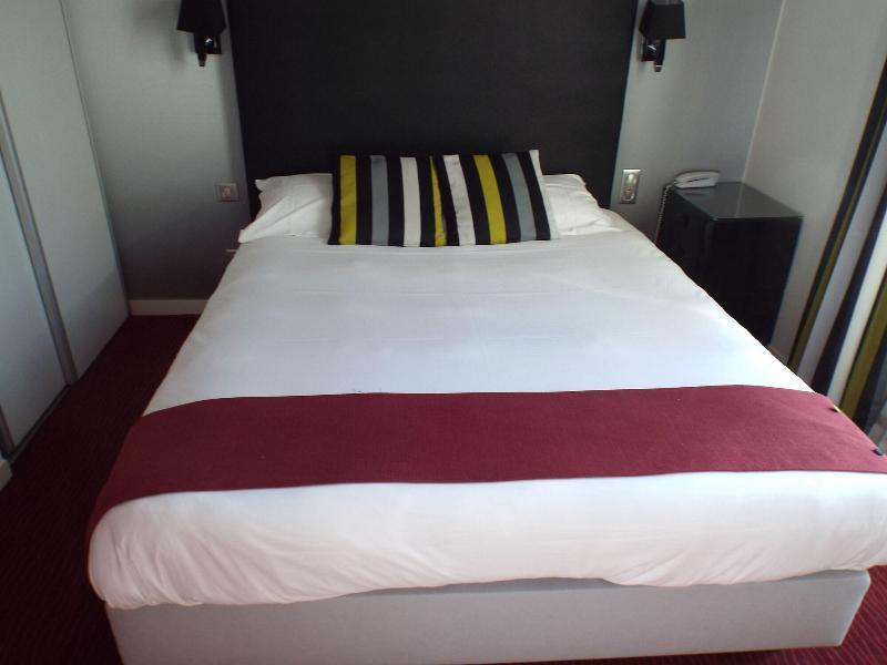 Logis Hotel Saint Martin Ορλεάνη Εξωτερικό φωτογραφία